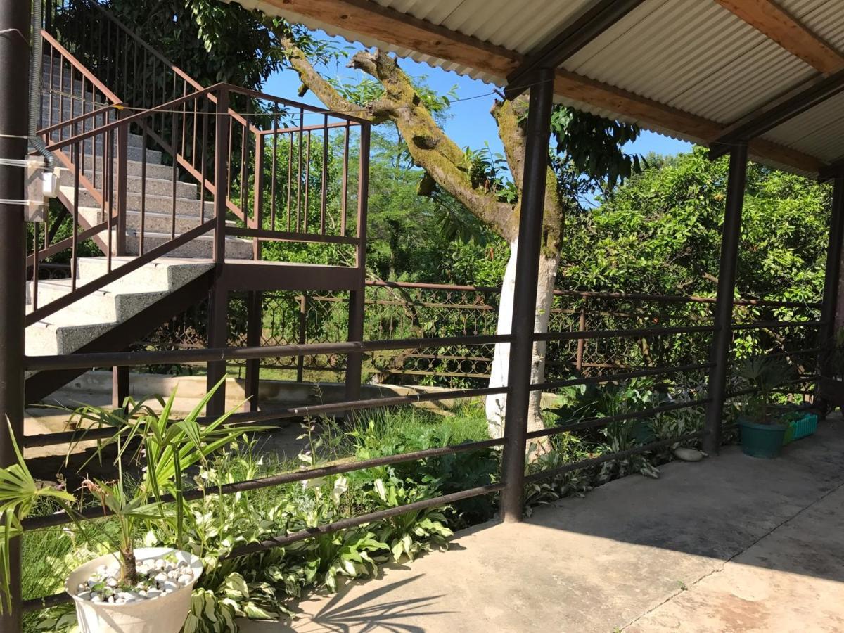 Guest House Evkalipt Ochamchira Esterno foto